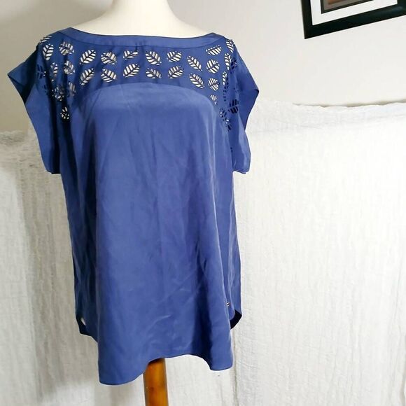 Marie Oliver 100% Silk Blue Cut-Out Top Size Large - Picture 2 of 9